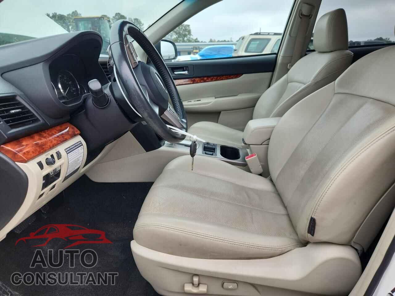 SUBARU OUTBACK 2011 - 4S4BRBKC4B3425025