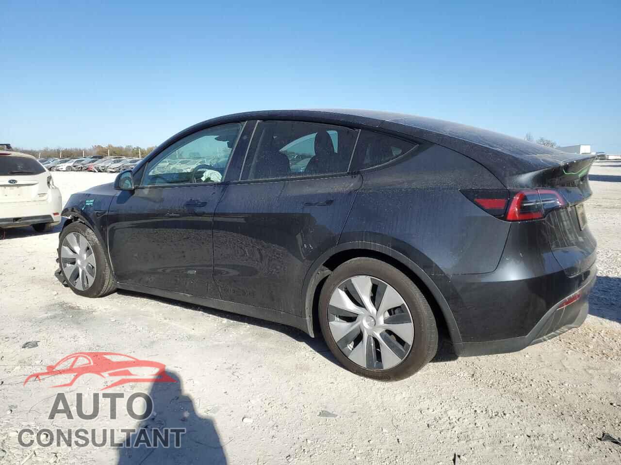 TESLA MODEL Y 2024 - 7SAYGAEE9RF070204