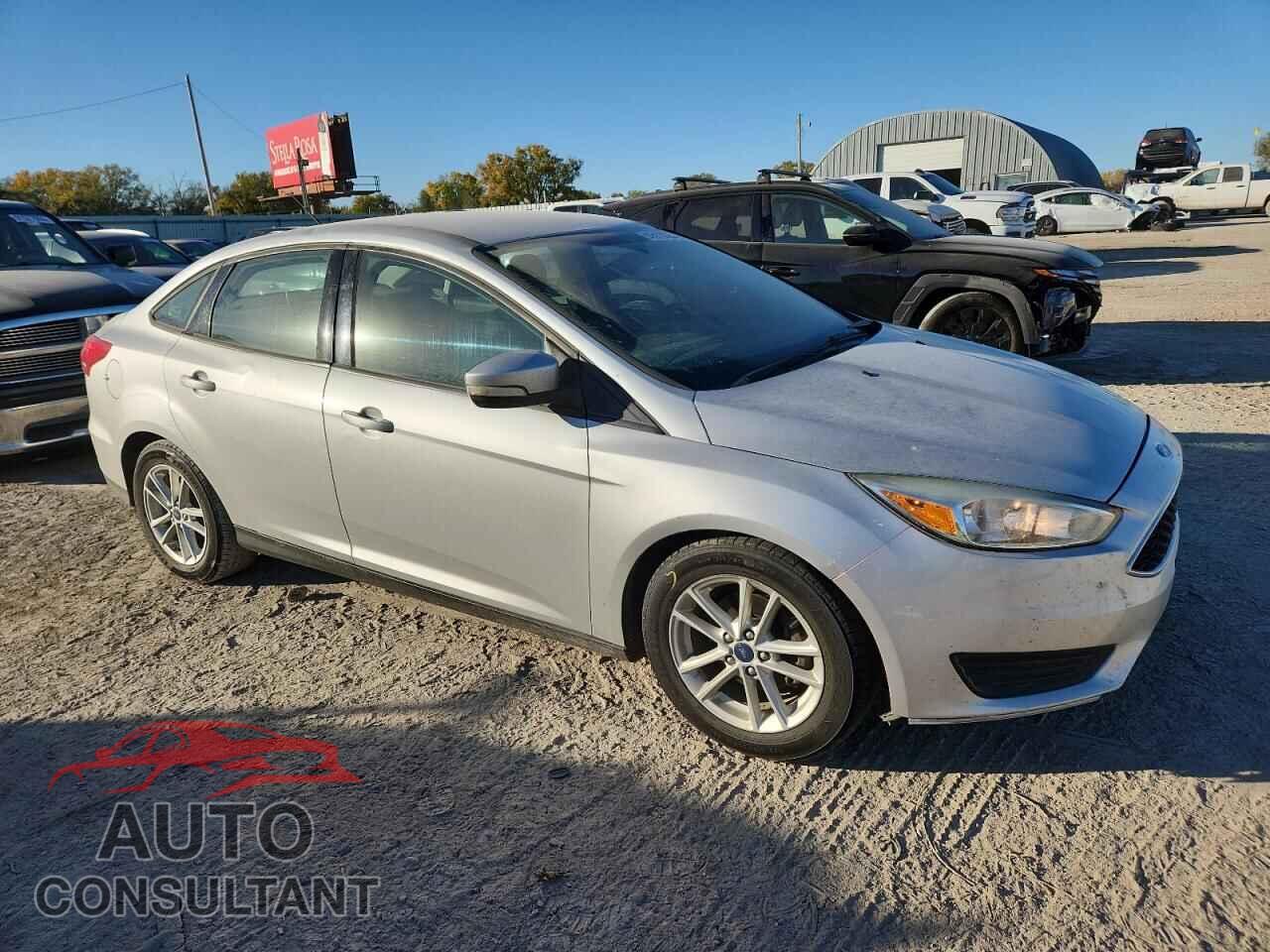 FORD FOCUS 2017 - 1FADP3F22HL210638