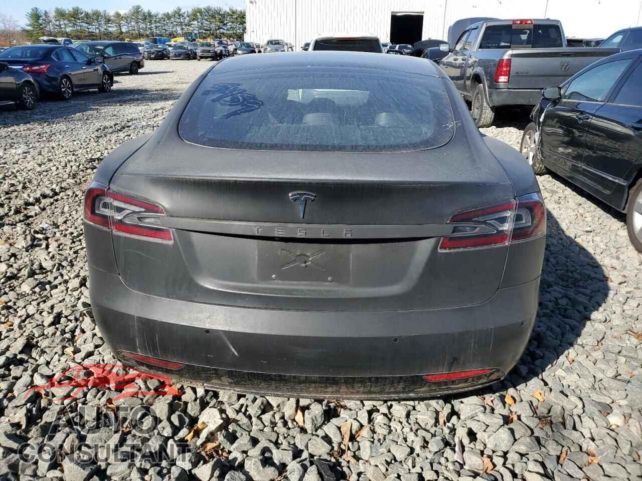TESLA MODEL S 2018 - 5YJSA1E27JF234225