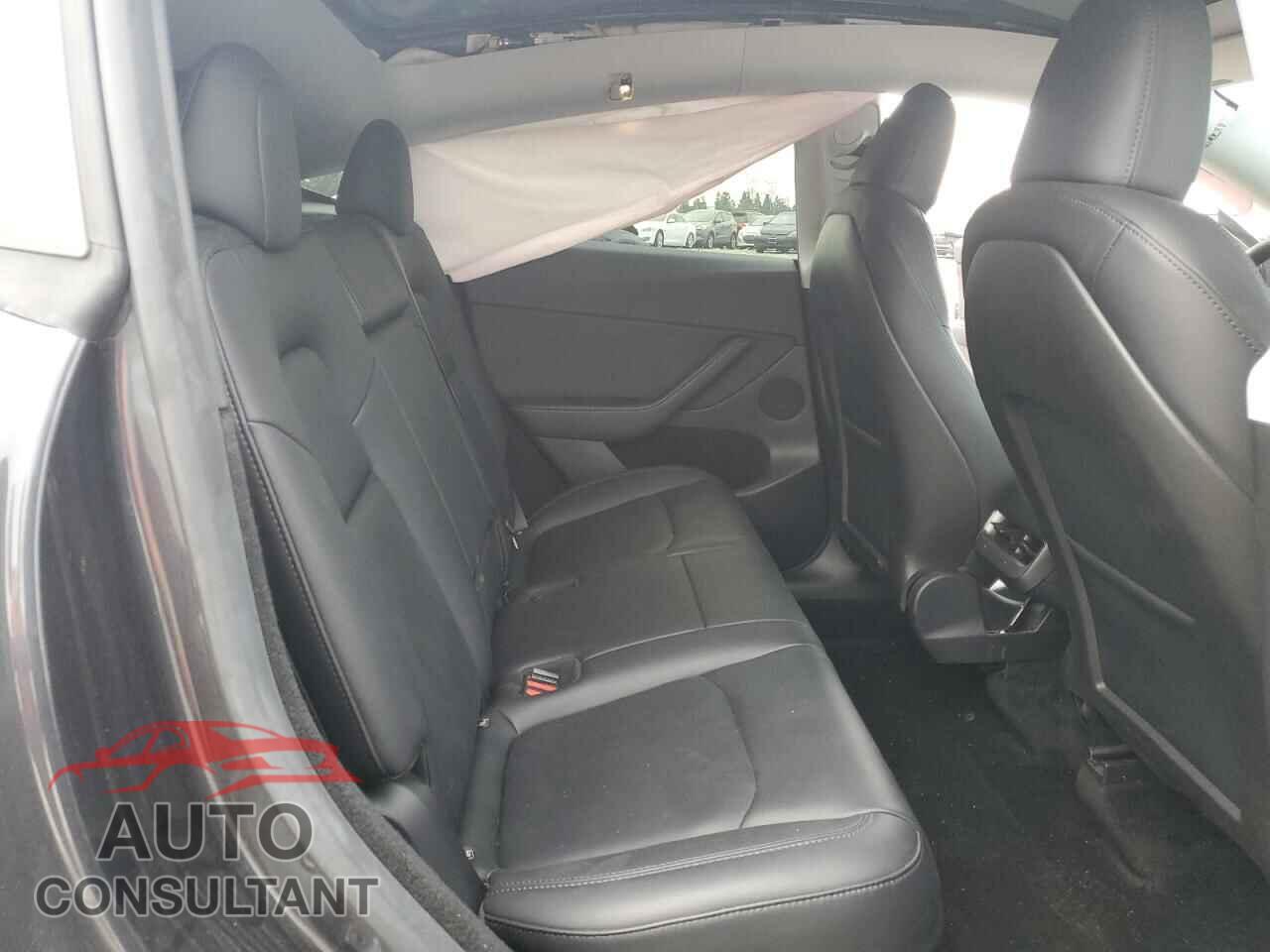 TESLA MODEL Y 2024 - 7SAYGDEE2RF164068