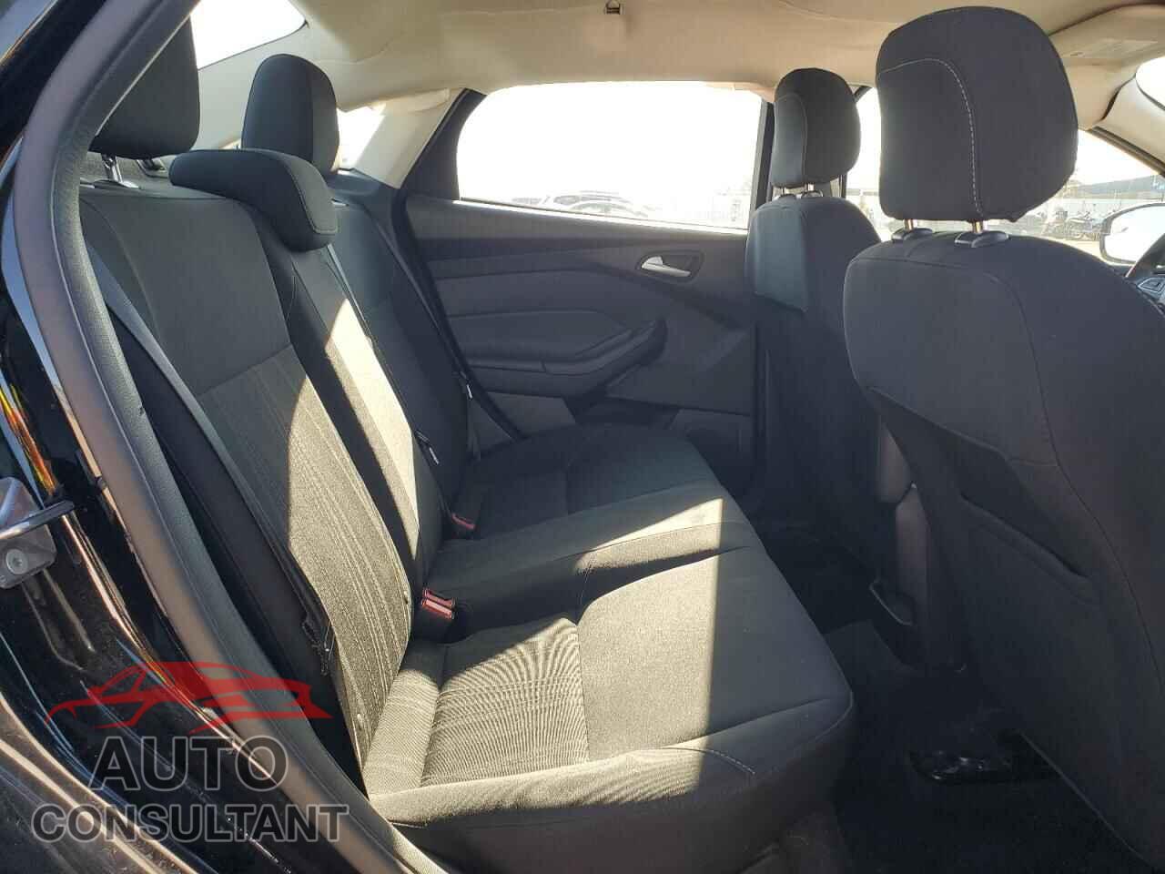 FORD FOCUS 2018 - 1FADP3F22JL223475