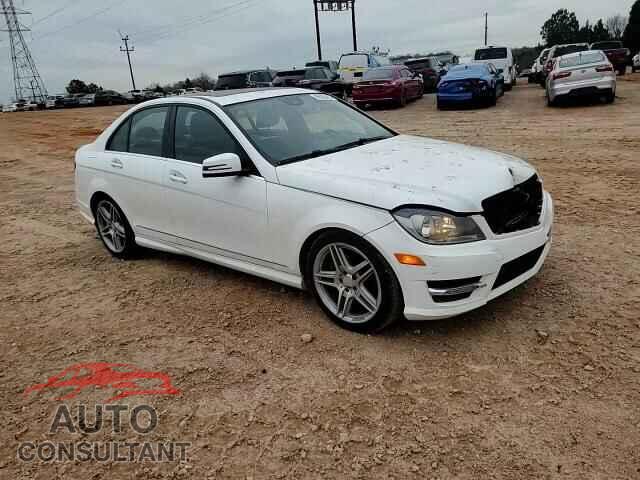 MERCEDES-BENZ C-CLASS 2013 - WDDGF4HB2DR273961
