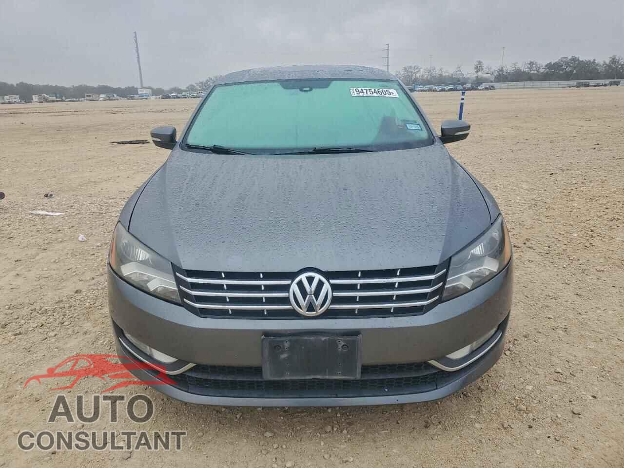 VOLKSWAGEN PASSAT 2015 - 1VWCV7A33FC044210