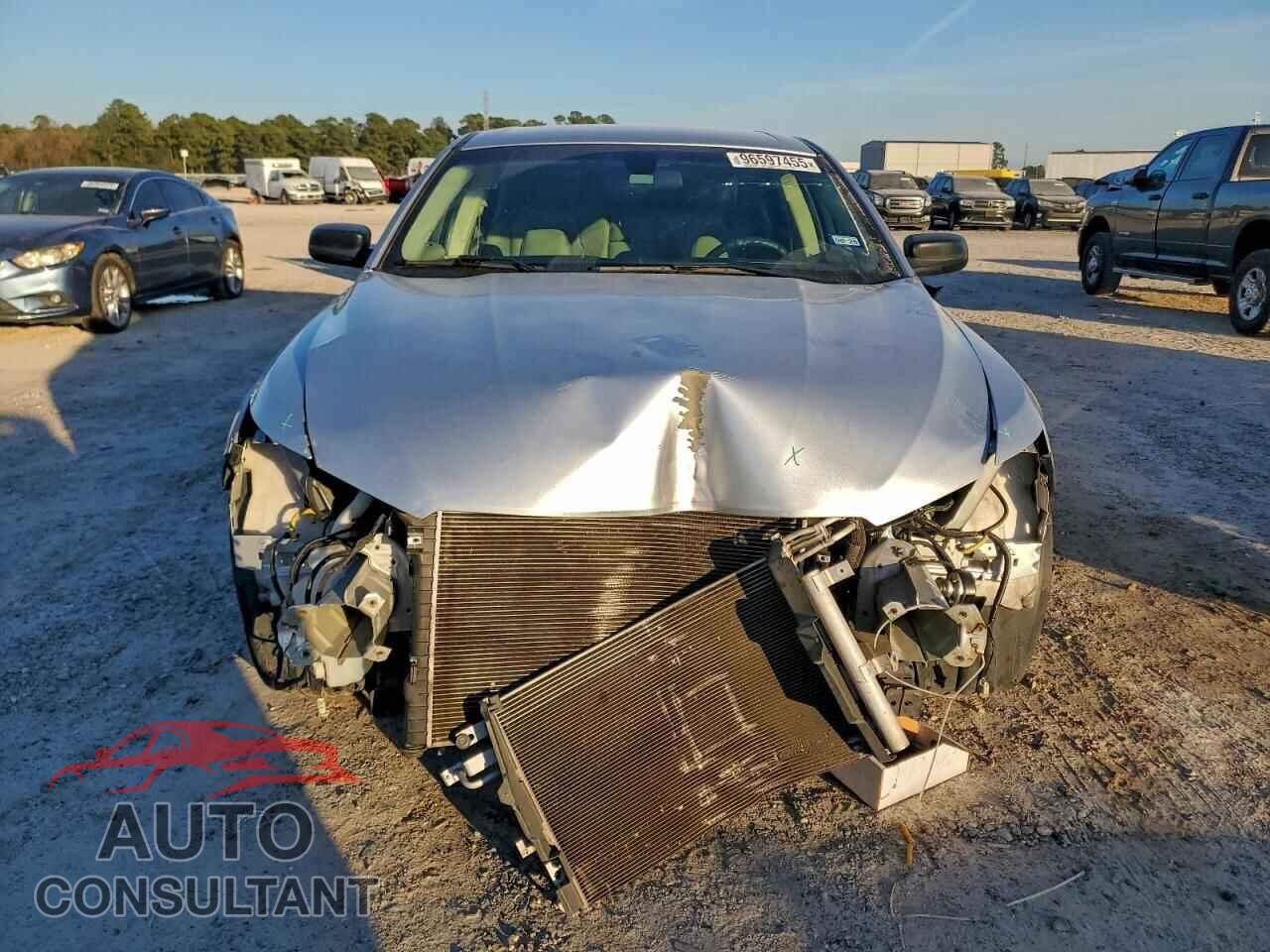 FORD TAURUS 2019 - 1FAHP2D8XKG101735