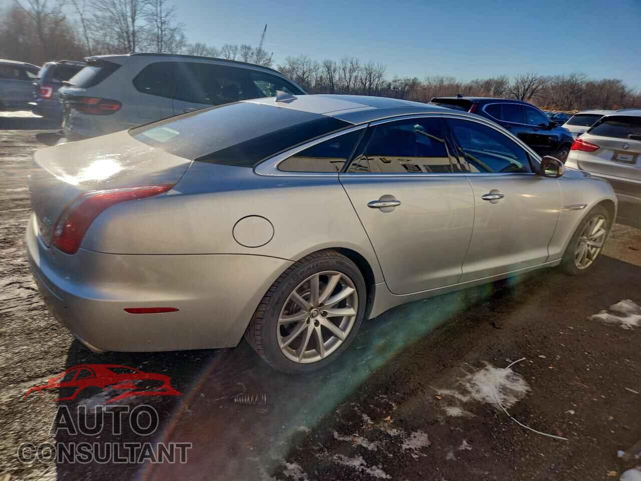JAGUAR XJ 2013 - SAJWJ1CD5D8V49021