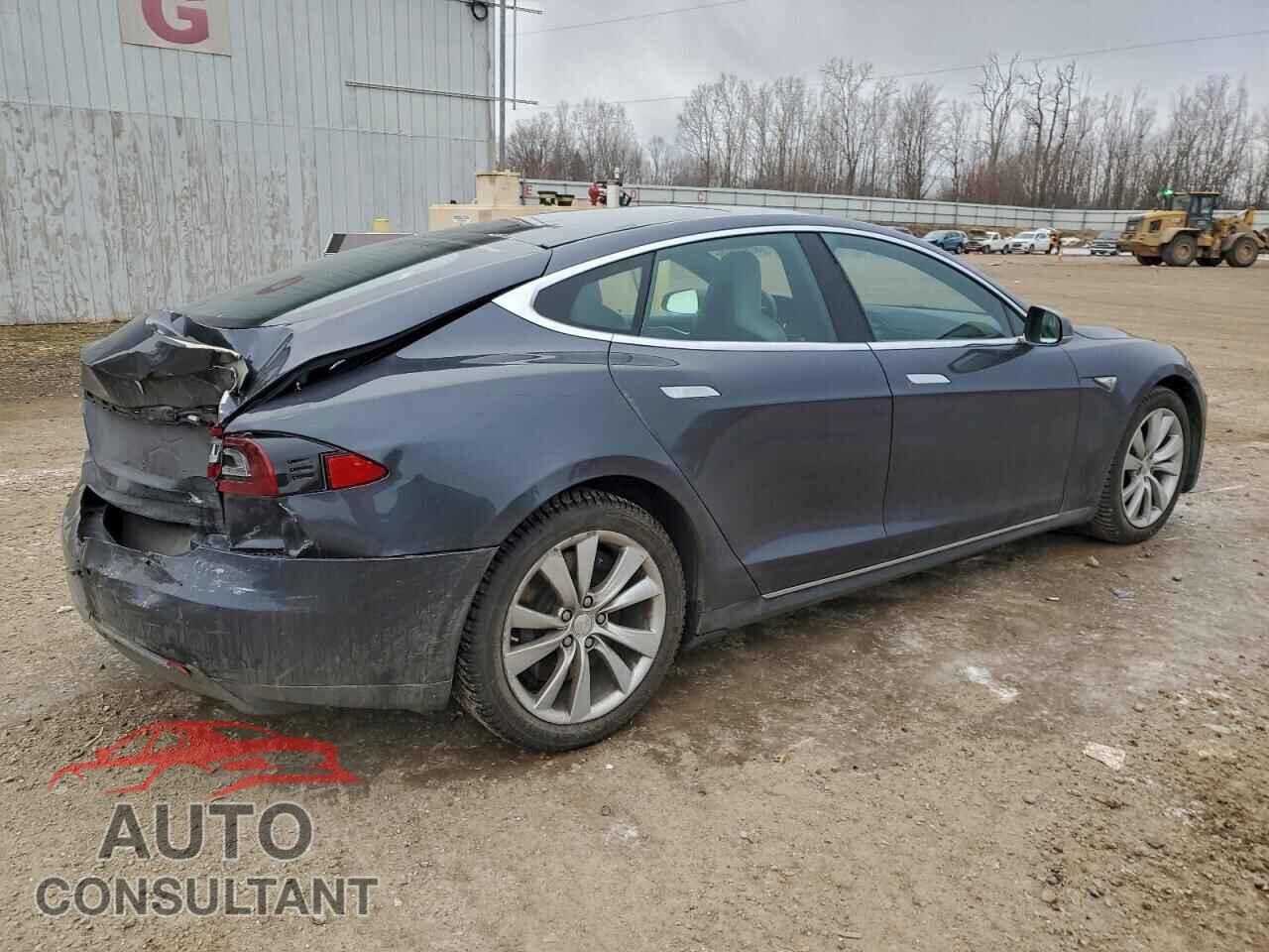 TESLA MODEL S 2015 - 5YJSA1E27FF112942