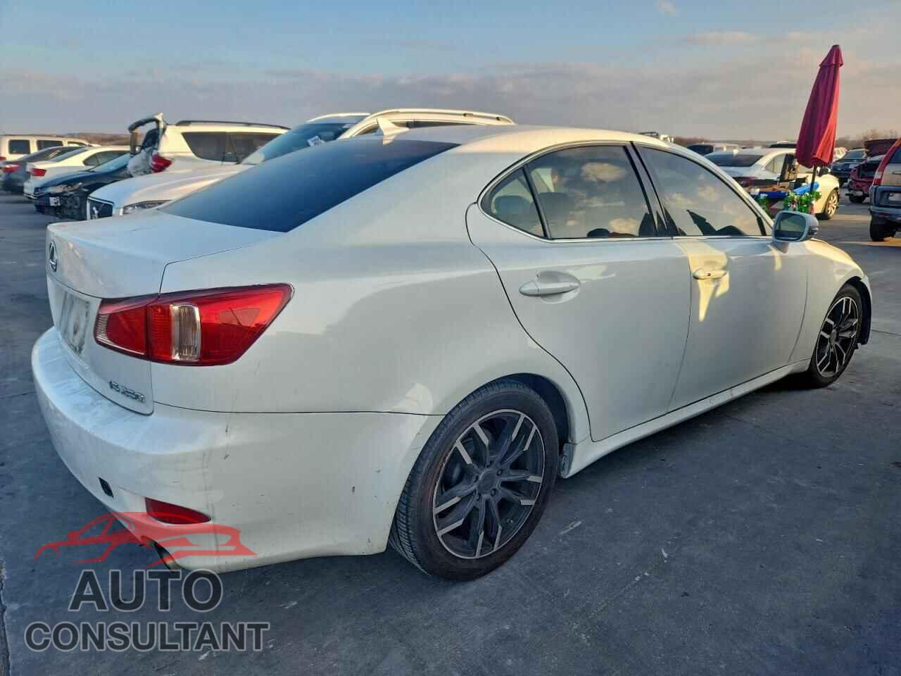 LEXUS IS 2011 - JTHBF5C29B5142255