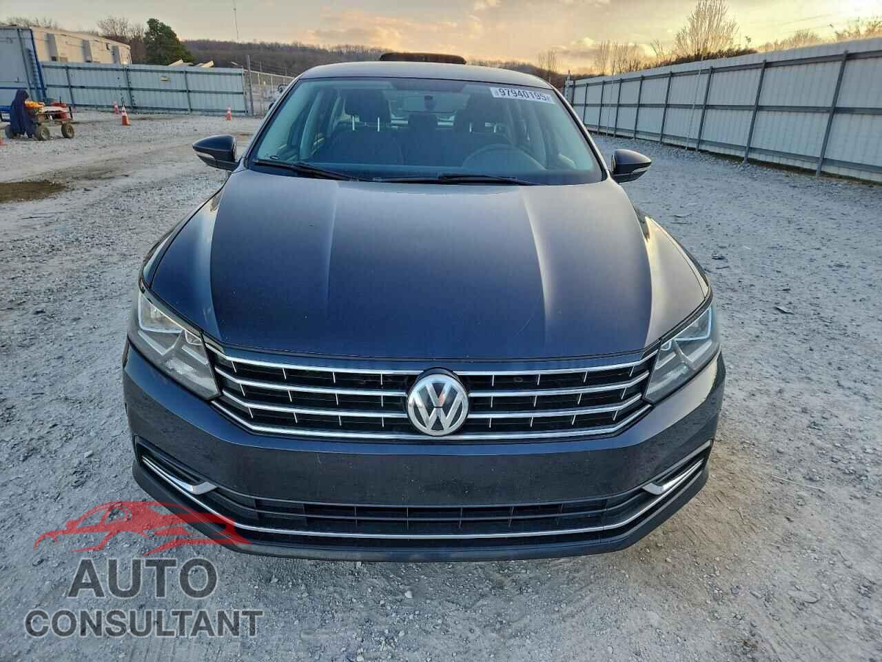 VOLKSWAGEN PASSAT 2017 - 1VWAT7A30HC047064