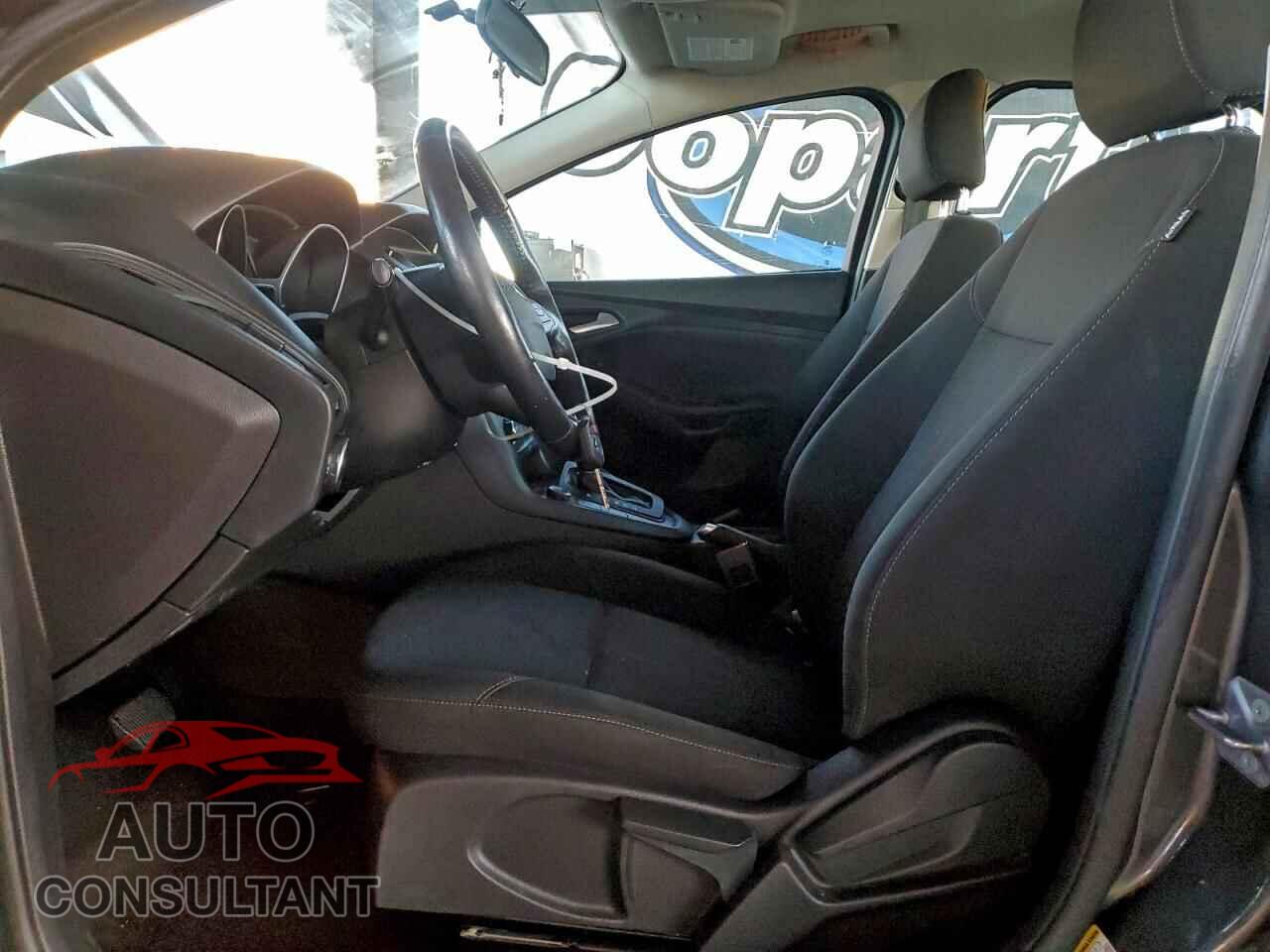 FORD FOCUS 2015 - 1FADP3F28FL341358