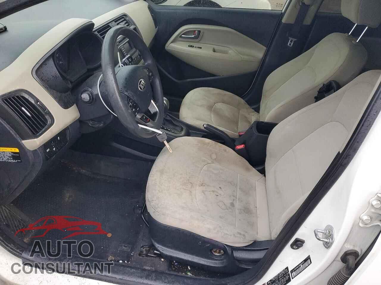 KIA RIO 2013 - KNADN4A3XD6192076