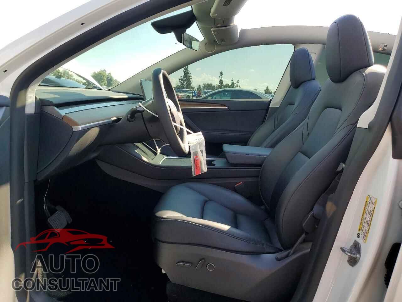 TESLA MODEL Y 2024 - 7SAYGDED2RF164076