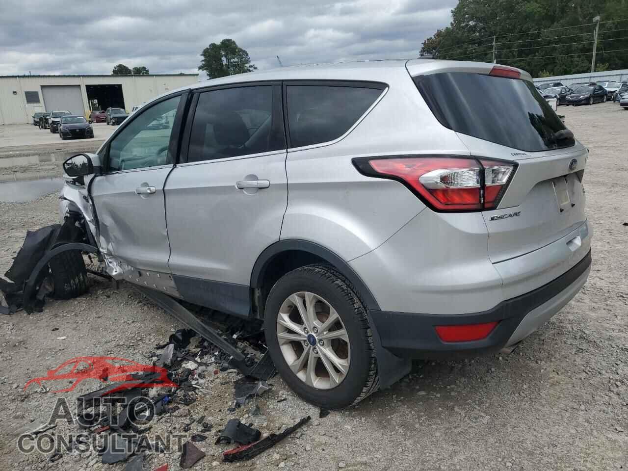 FORD ESCAPE 2017 - 1FMCU0GD7HUC18057