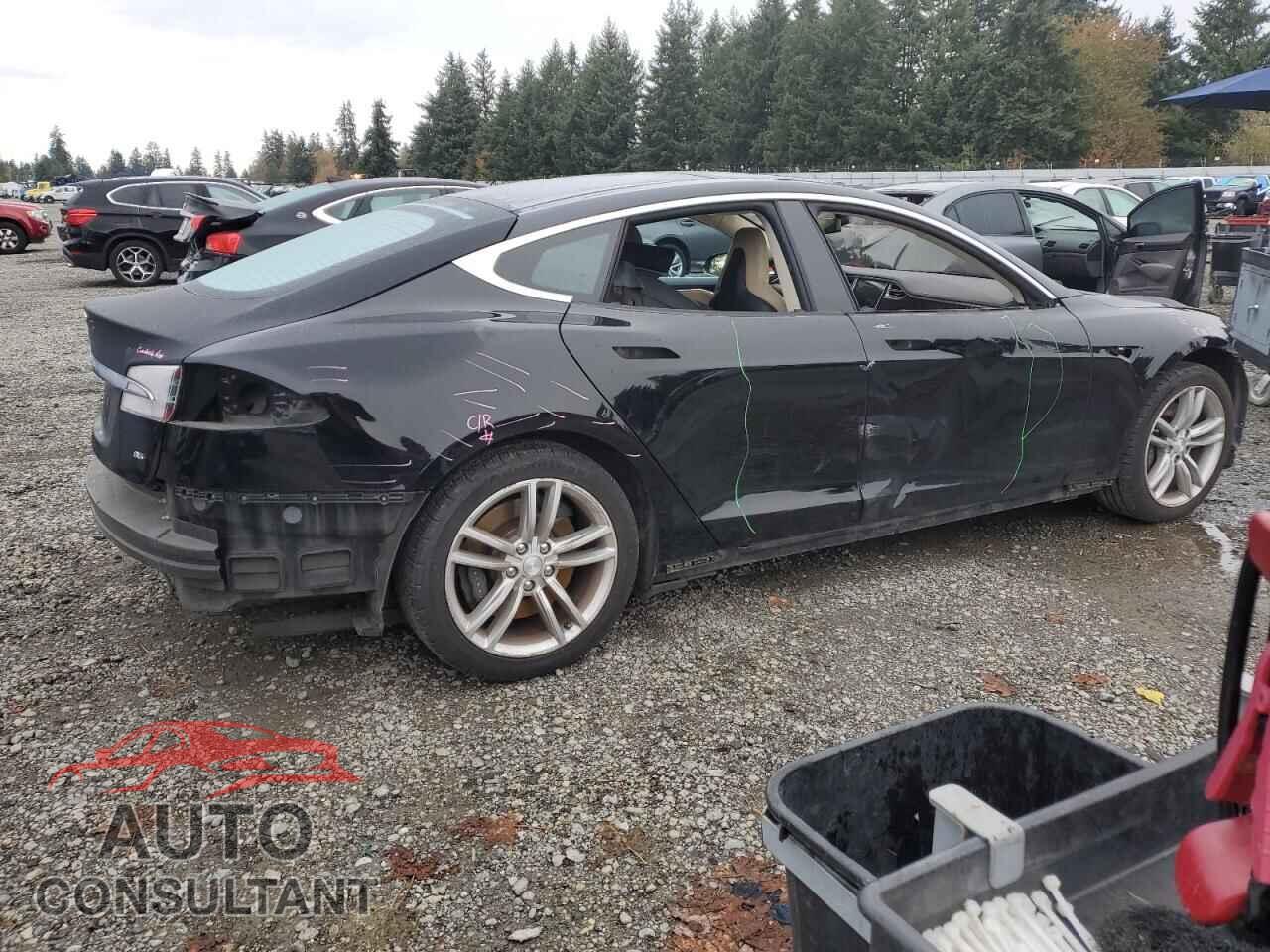 TESLA MODEL S 2013 - 5YJSA1DN7DFP12174