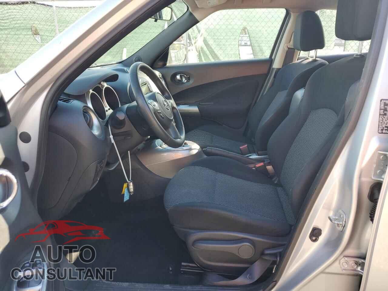 NISSAN JUKE 2017 - JN8AF5MR2HT701940