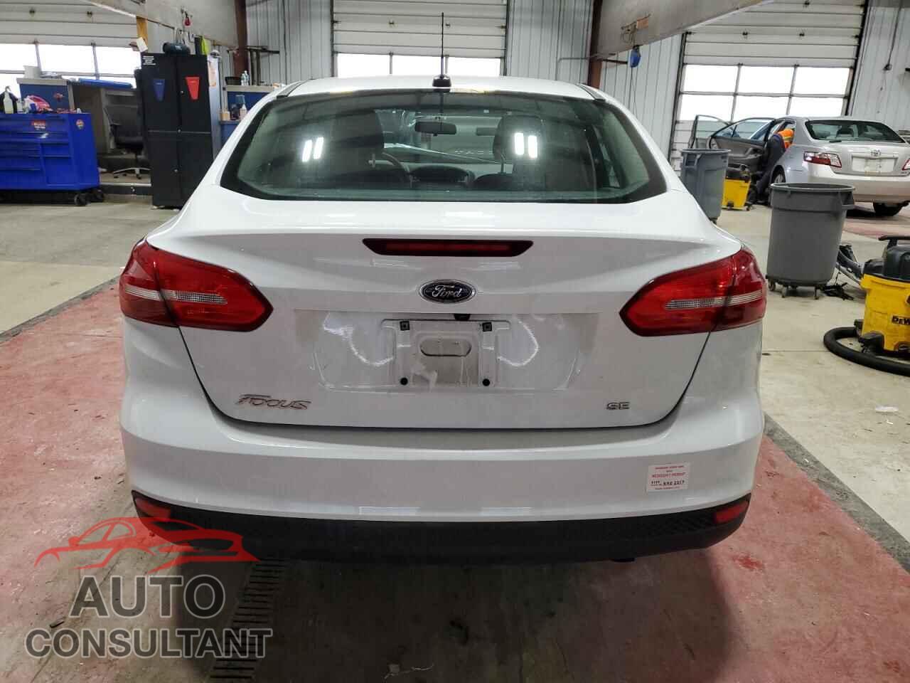 FORD FOCUS 2018 - 1FADP3F26JL267575