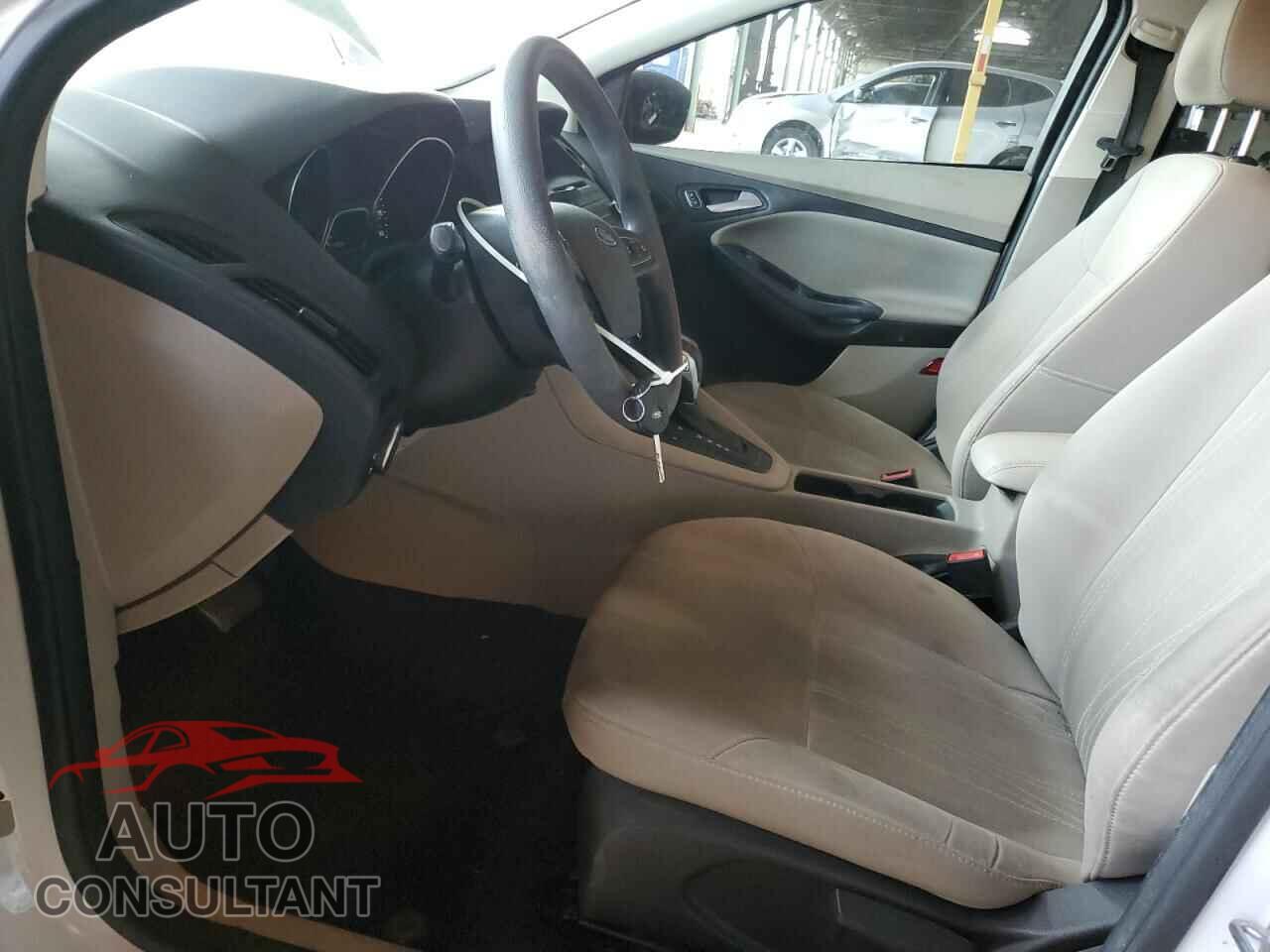 FORD FOCUS 2016 - 1FADP3KE0GL268259