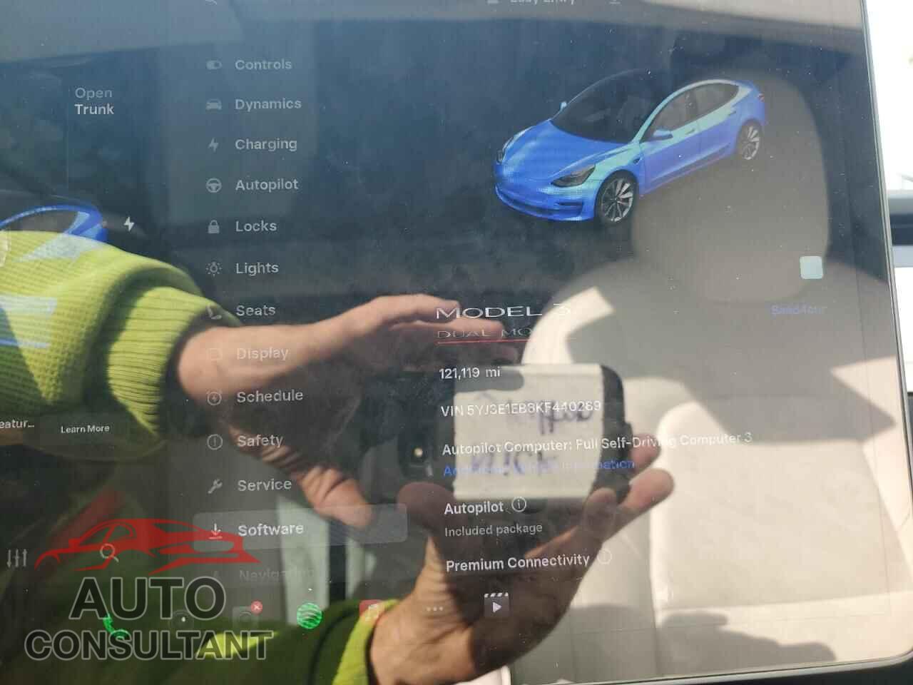 TESLA MODEL 3 2019 - 5YJ3E1EB8KF440289