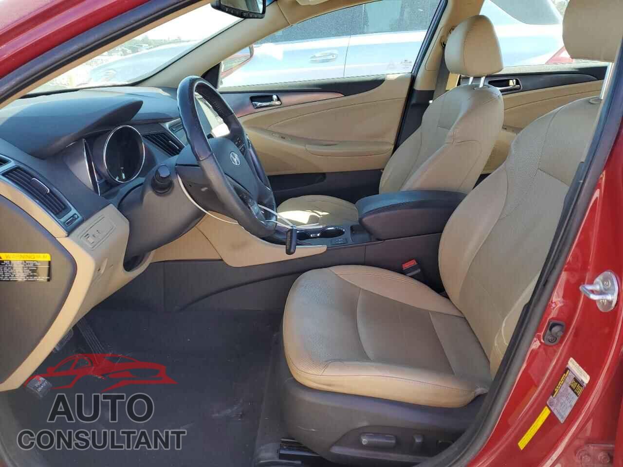 HYUNDAI SONATA 2012 - KMHEC4A43CA045983