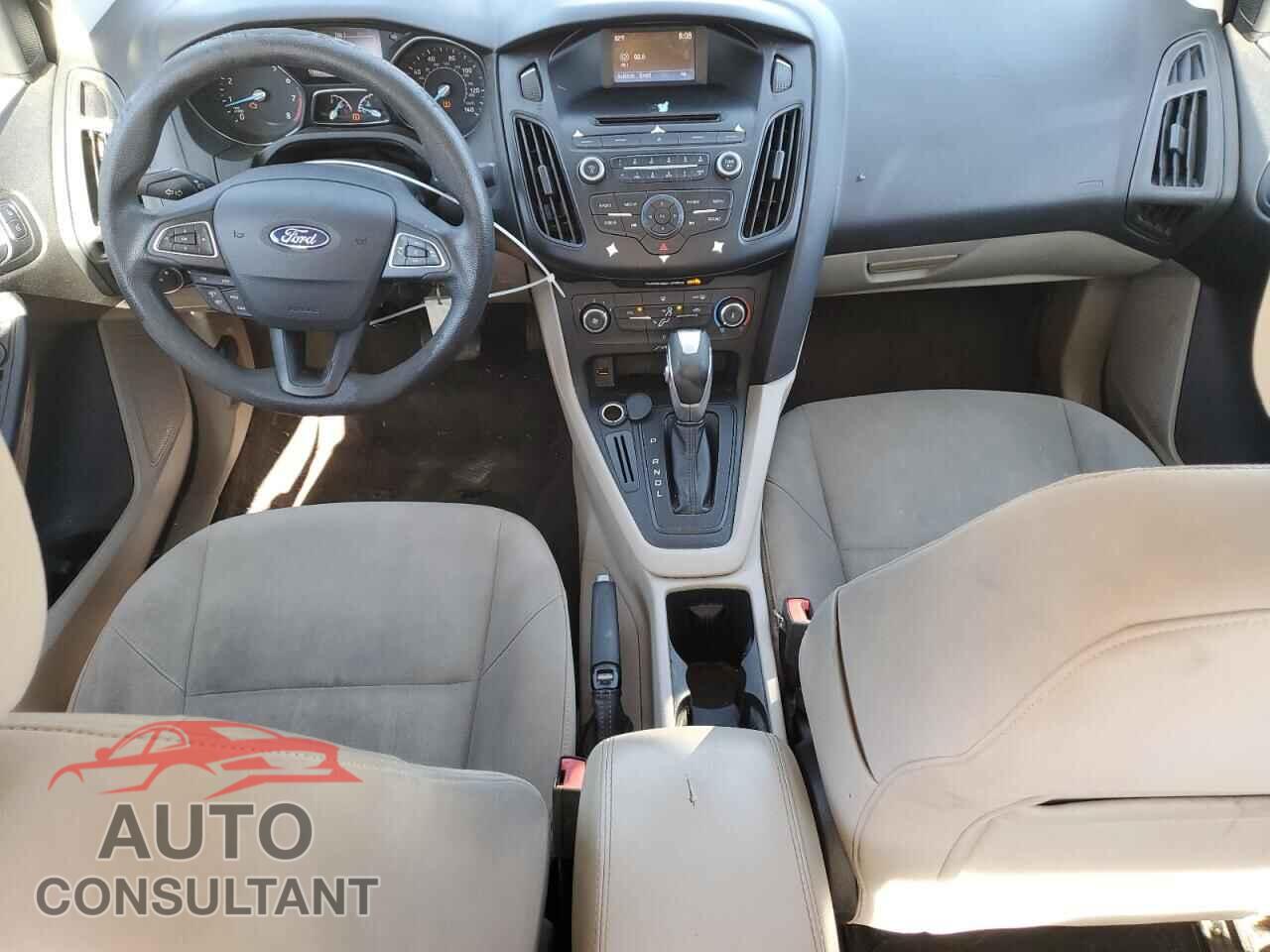 FORD FOCUS 2015 - 1FADP3F23FL299777