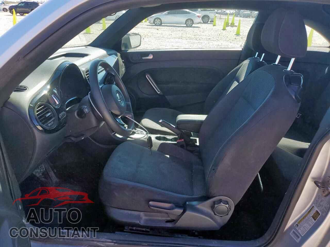 VOLKSWAGEN BEETLE 2014 - 3VWFP7AT7EM623348