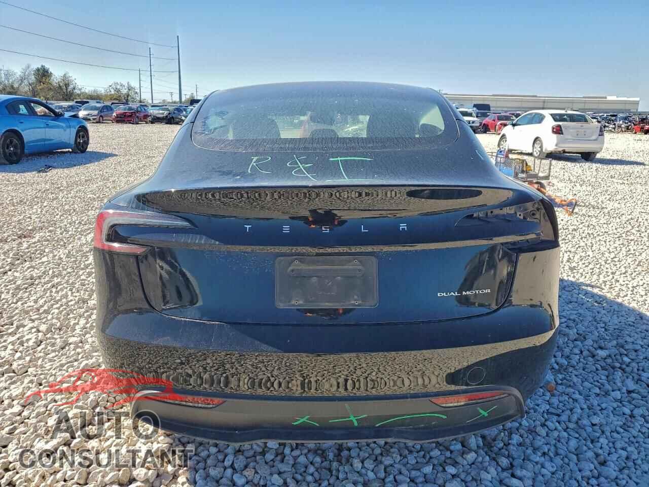 TESLA MODEL 3 2024 - 5YJ3E1EB3RF819677