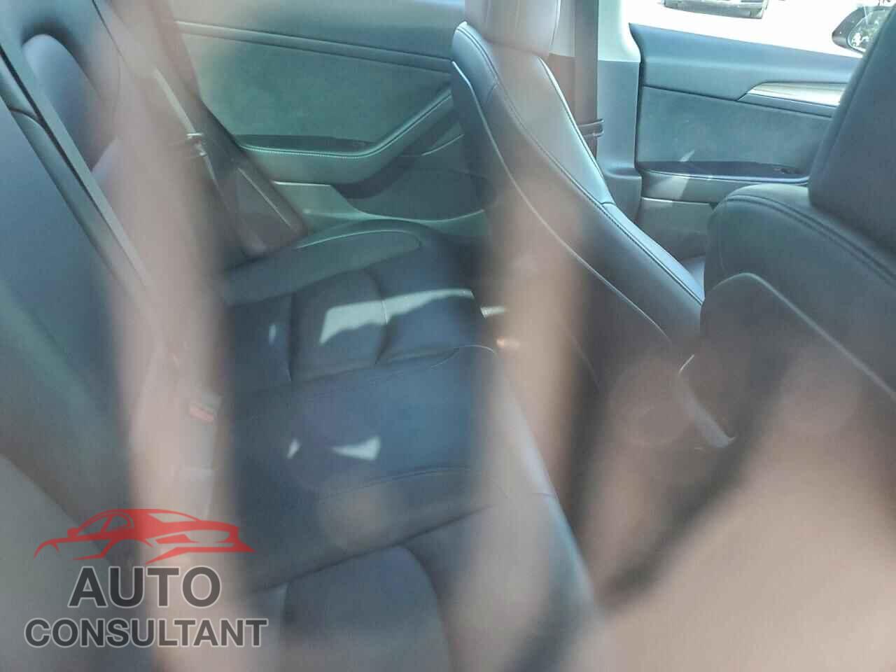 TESLA MODEL 3 2021 - 5YJ3E1EC7MF005744