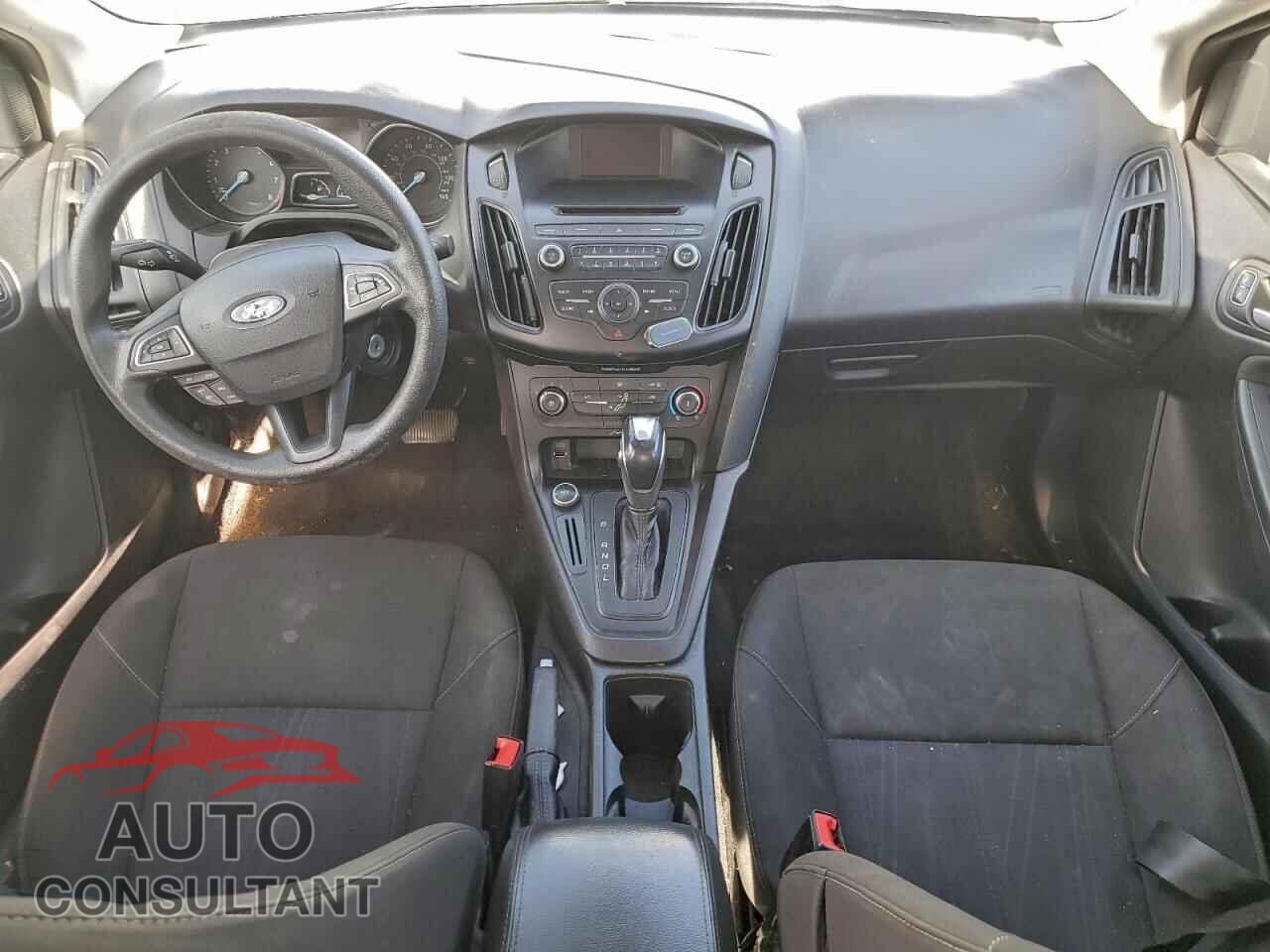 FORD FOCUS 2015 - 1FADP3F20FL204155