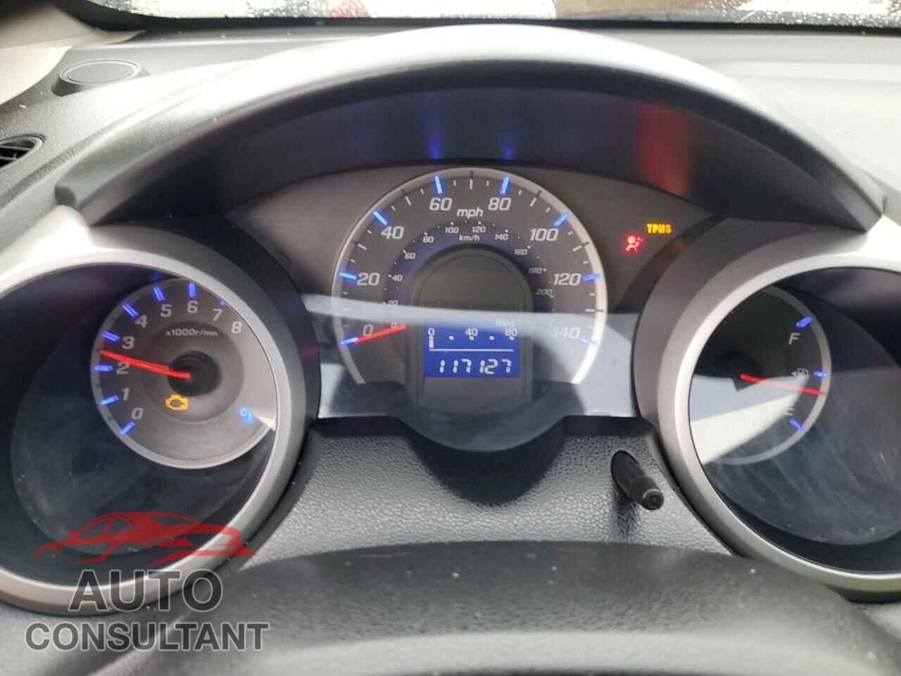 HONDA FIT 2013 - JHMGE8H32DC082149