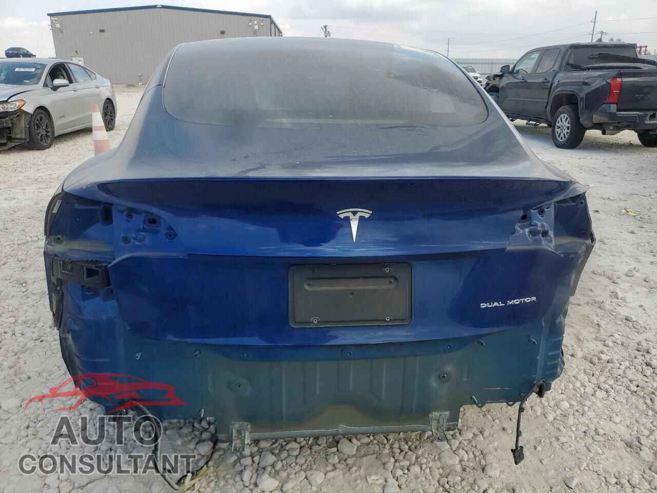 TESLA MODEL 3 2019 - 5YJ3E1EB2KF194985