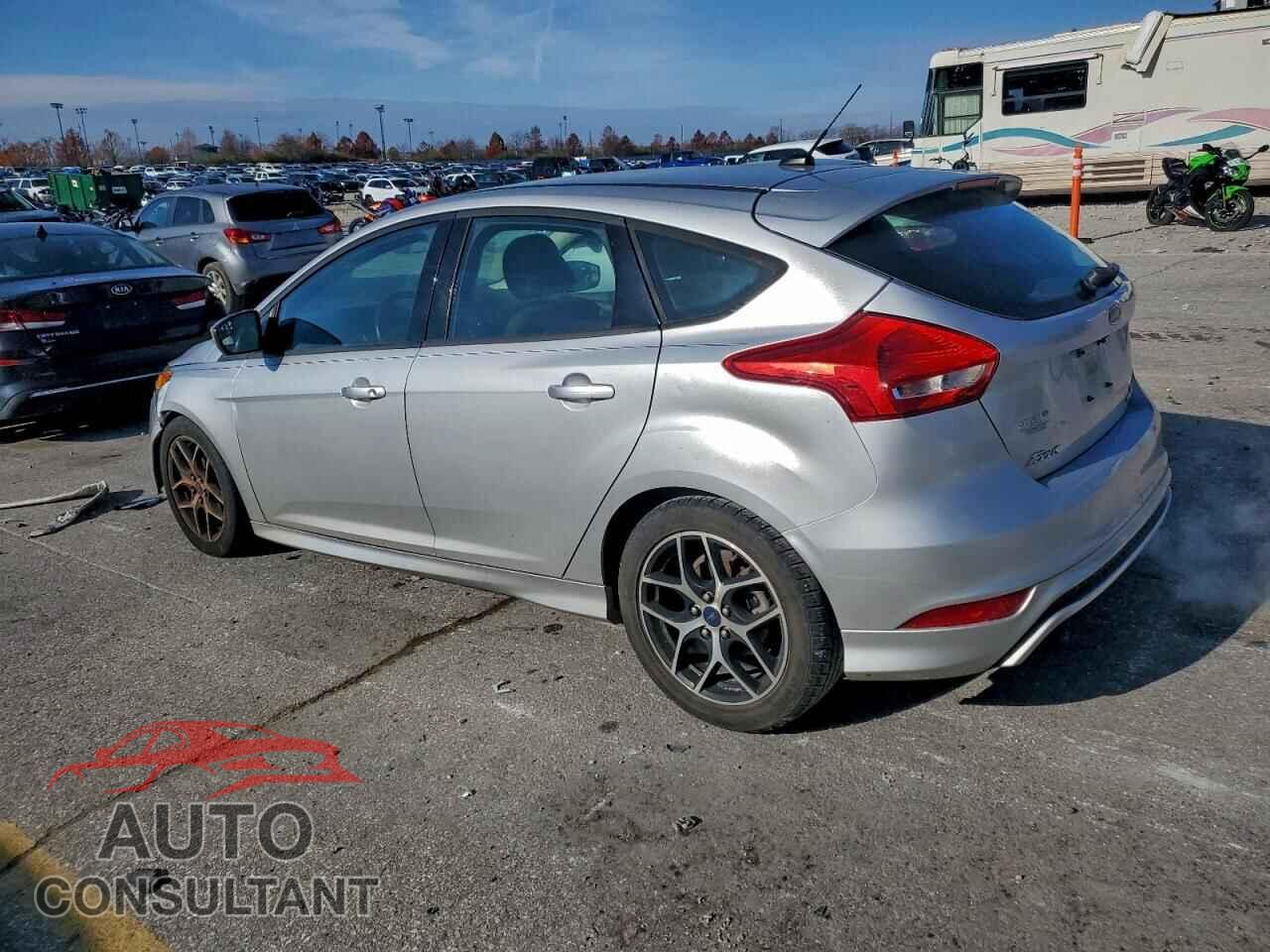 FORD FOCUS 2015 - 1FADP3K27FL220004