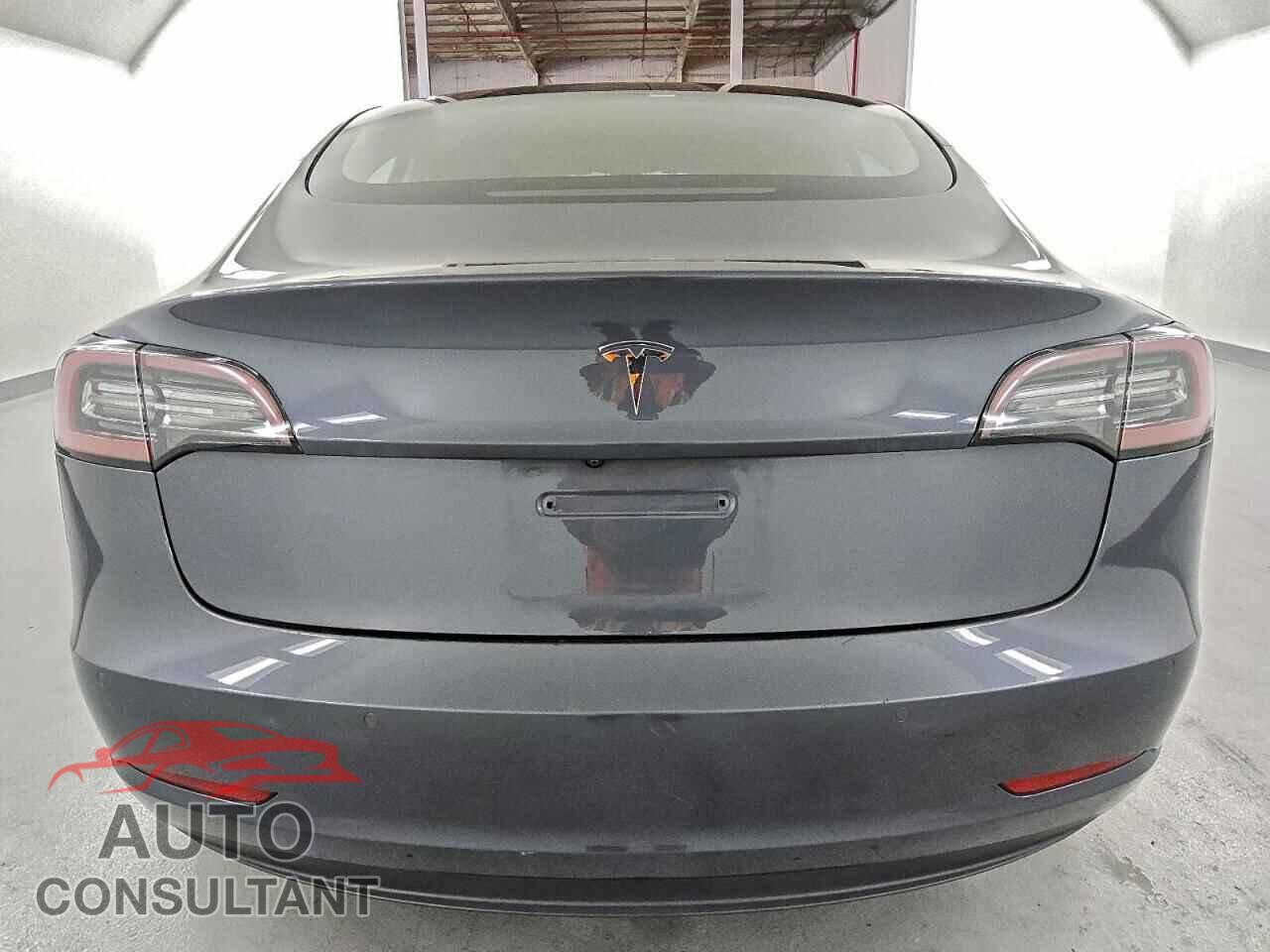 TESLA MODEL 3 2022 - 5YJ3E1EA4NF289320