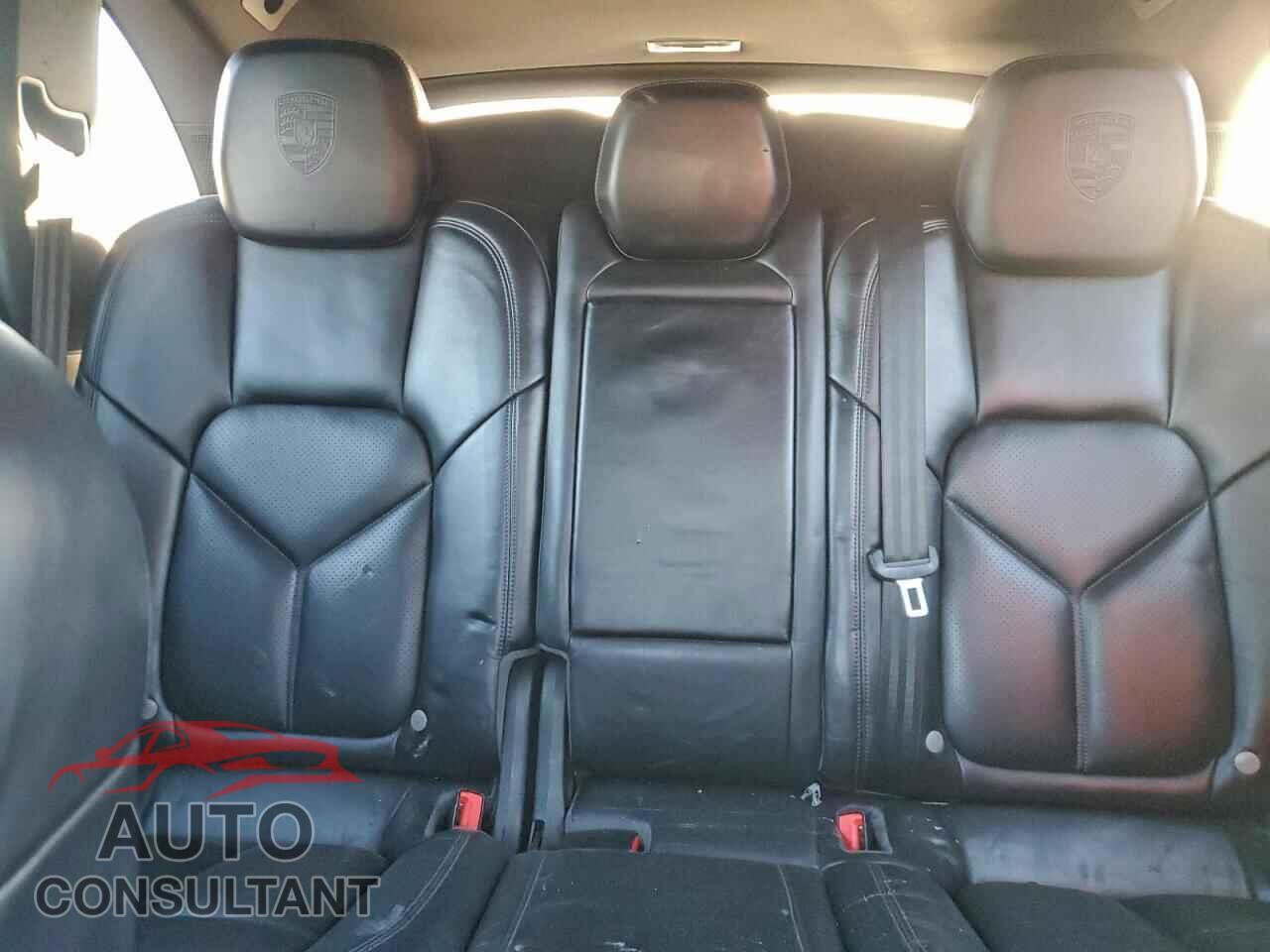 PORSCHE CAYENNE 2017 - WP1AA2A26HKA86068