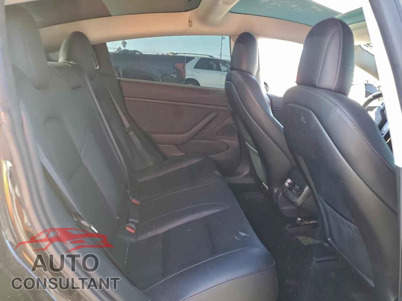 TESLA MODEL 3 2018 - 5YJ3E1EB5JF180948