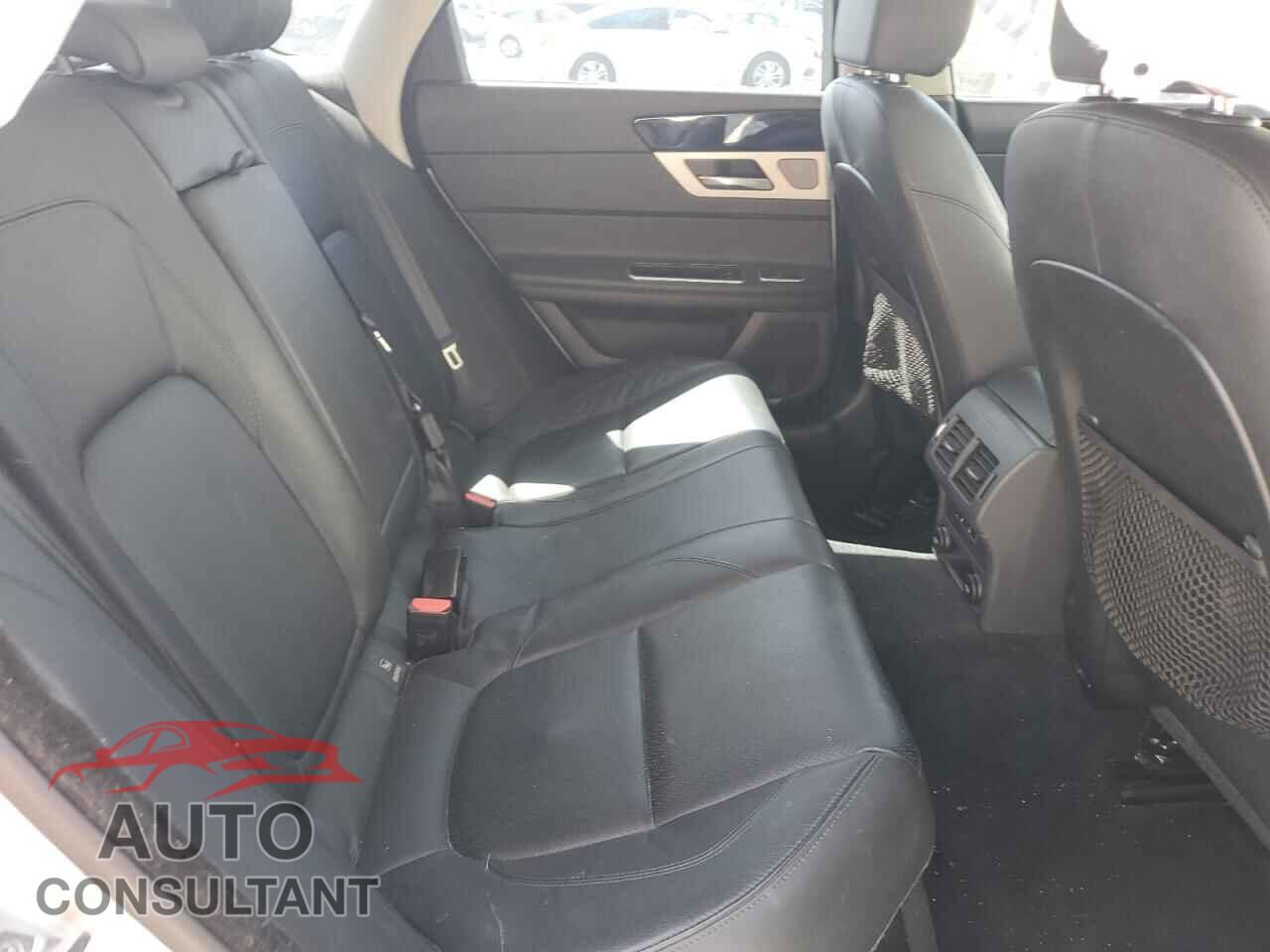JAGUAR XF 2016 - SAJBK4BVXGCY11401