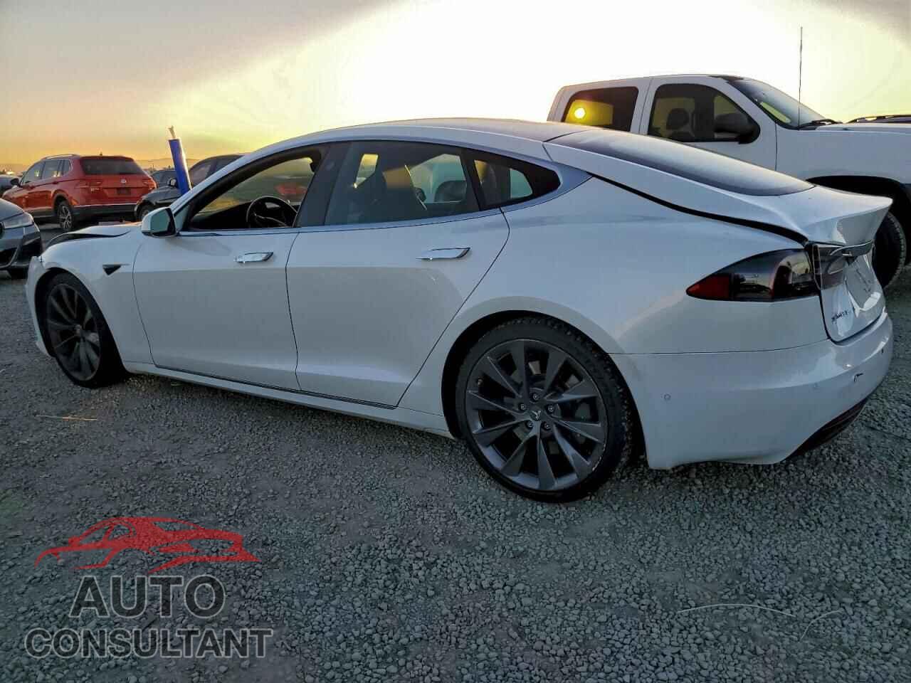 TESLA MODEL S 2018 - 5YJSA1E26JF261495