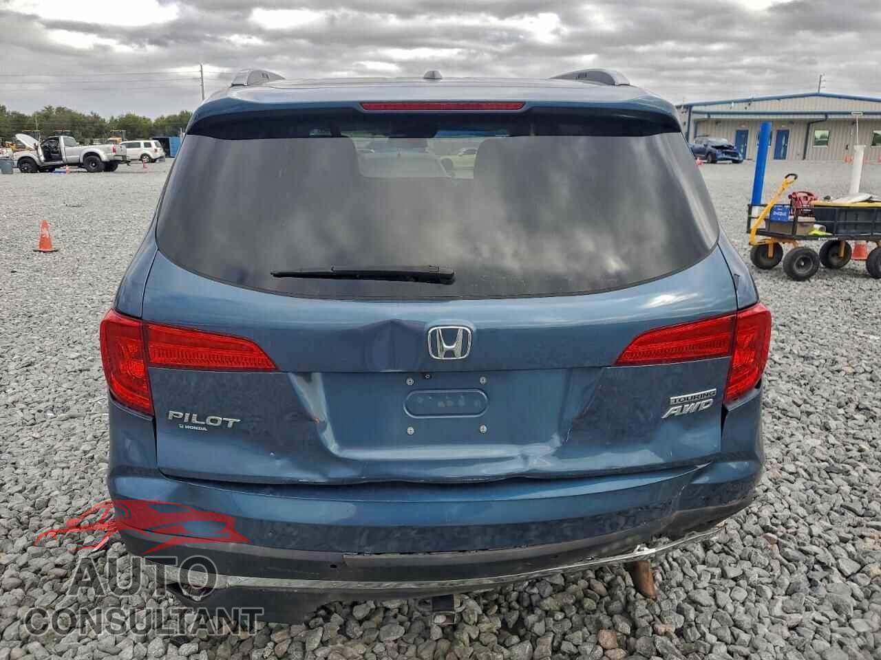 HONDA PILOT 2017 - 5FNYF6H91HB028670