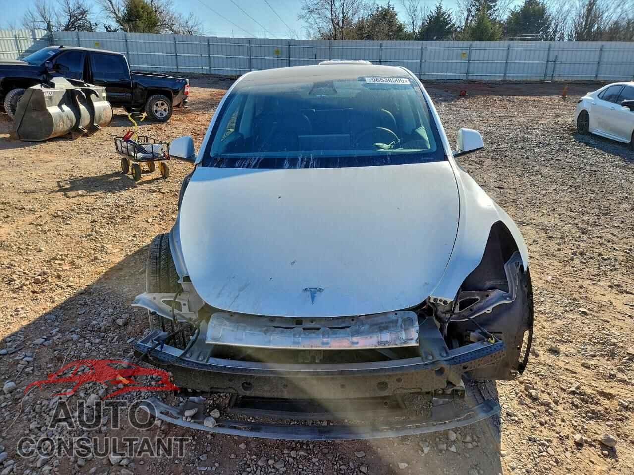 TESLA MODEL Y 2021 - 5YJYGDEE3MF233064