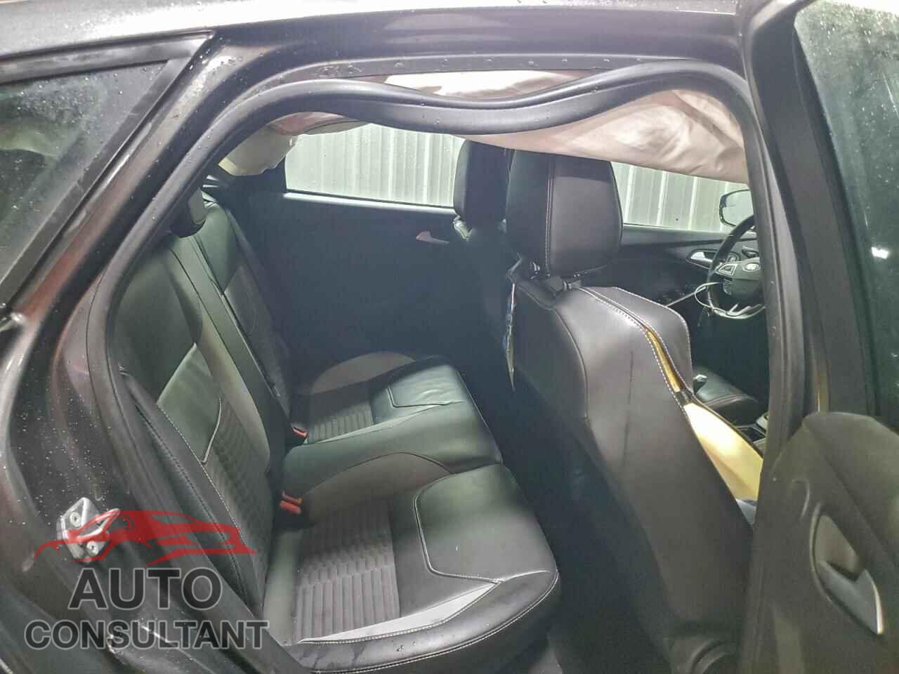 FORD FOCUS 2016 - 1FADP3L92GL226824