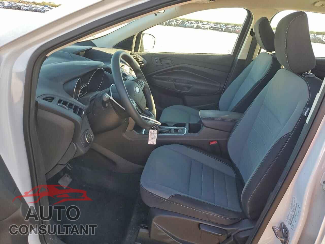 FORD ESCAPE 2018 - 1FMCU0F76JUC05852