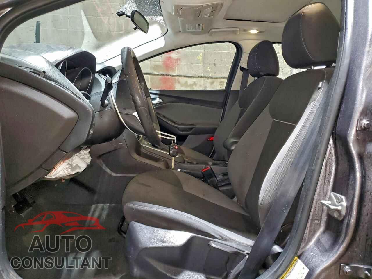 FORD FOCUS 2014 - 1FADP3K22EL148045
