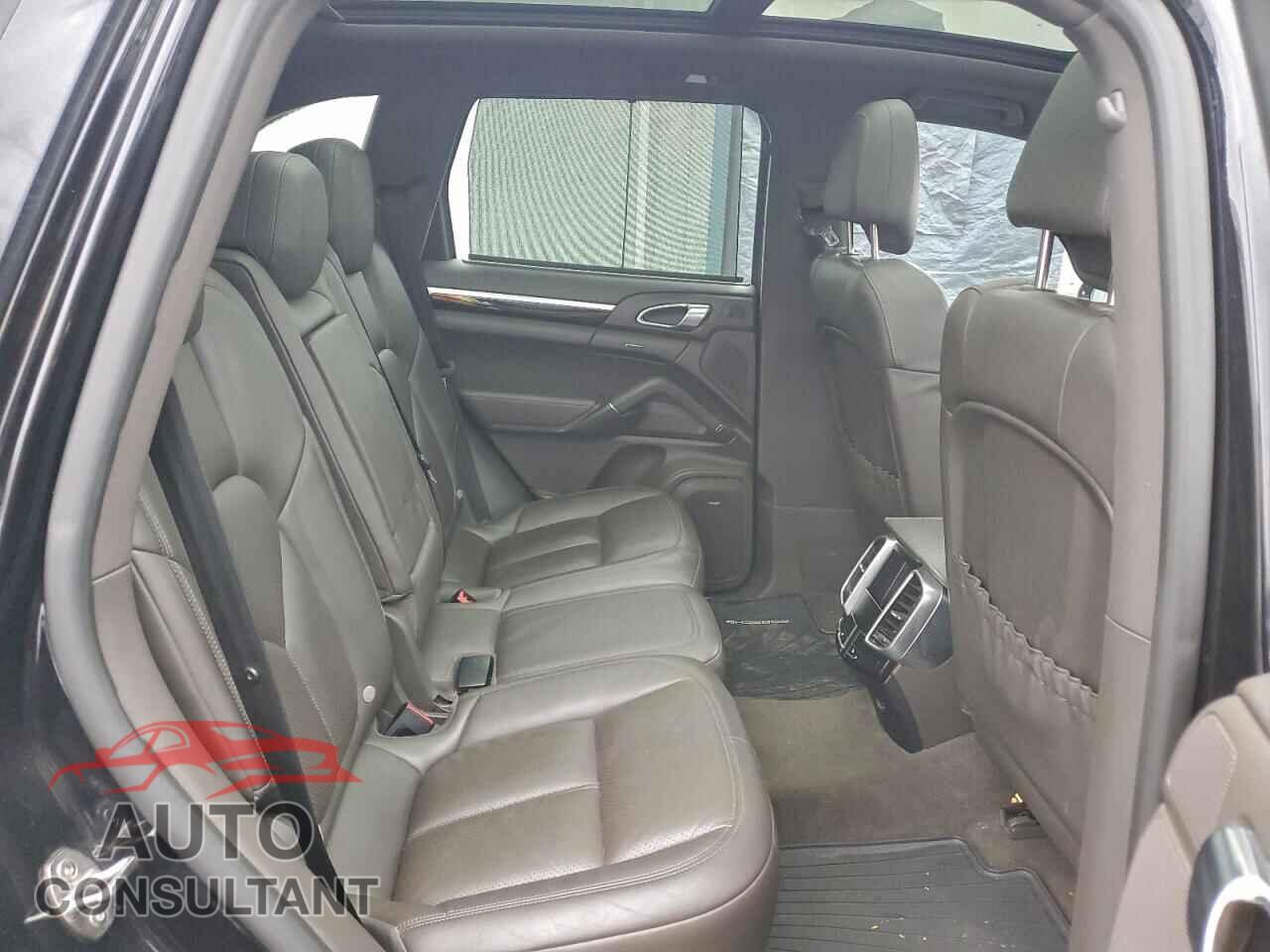 PORSCHE CAYENNE 2018 - WP1AA2A2XJKA00122