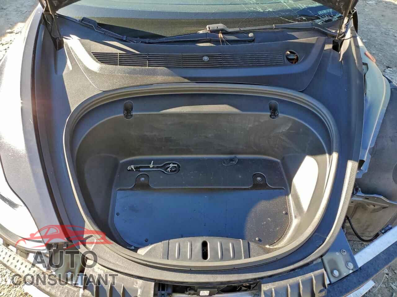 TESLA MODEL 3 2018 - 5YJ3E1EB2JF104183