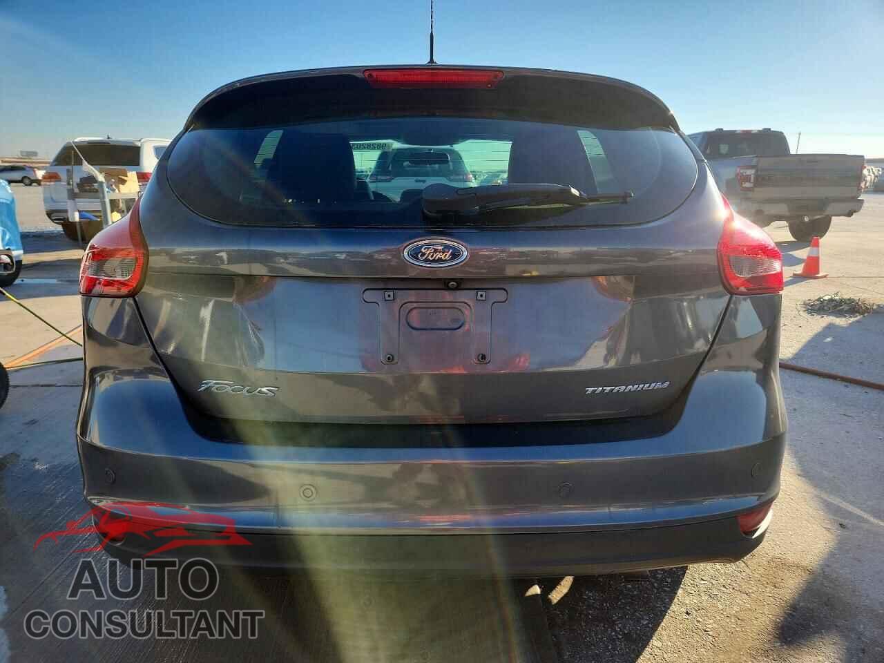 FORD FOCUS 2017 - 1FADP3N29HL320569