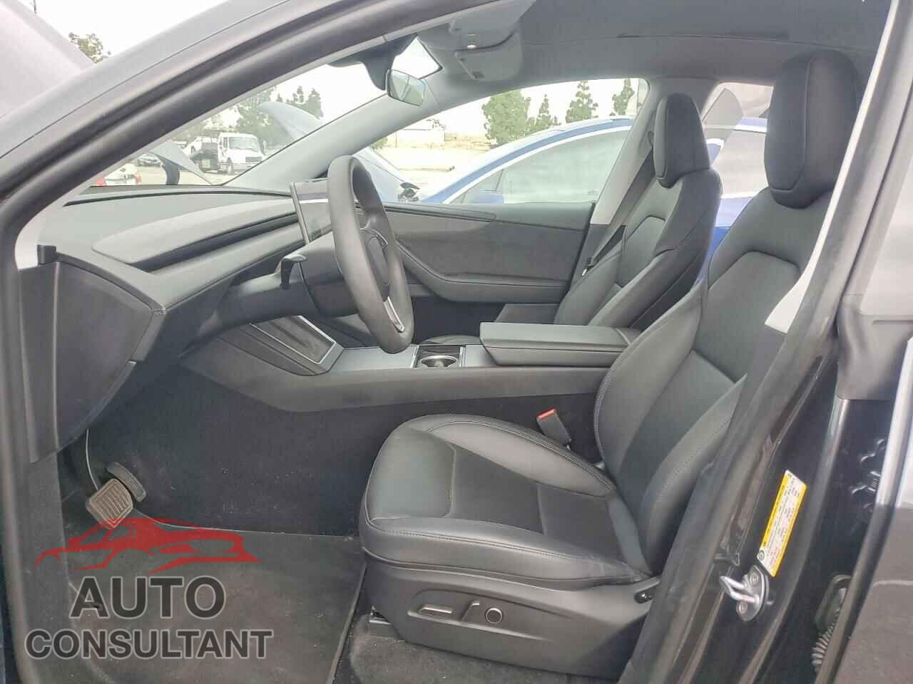 TESLA MODEL Y 2026 - 7SAYGDED1TF383392