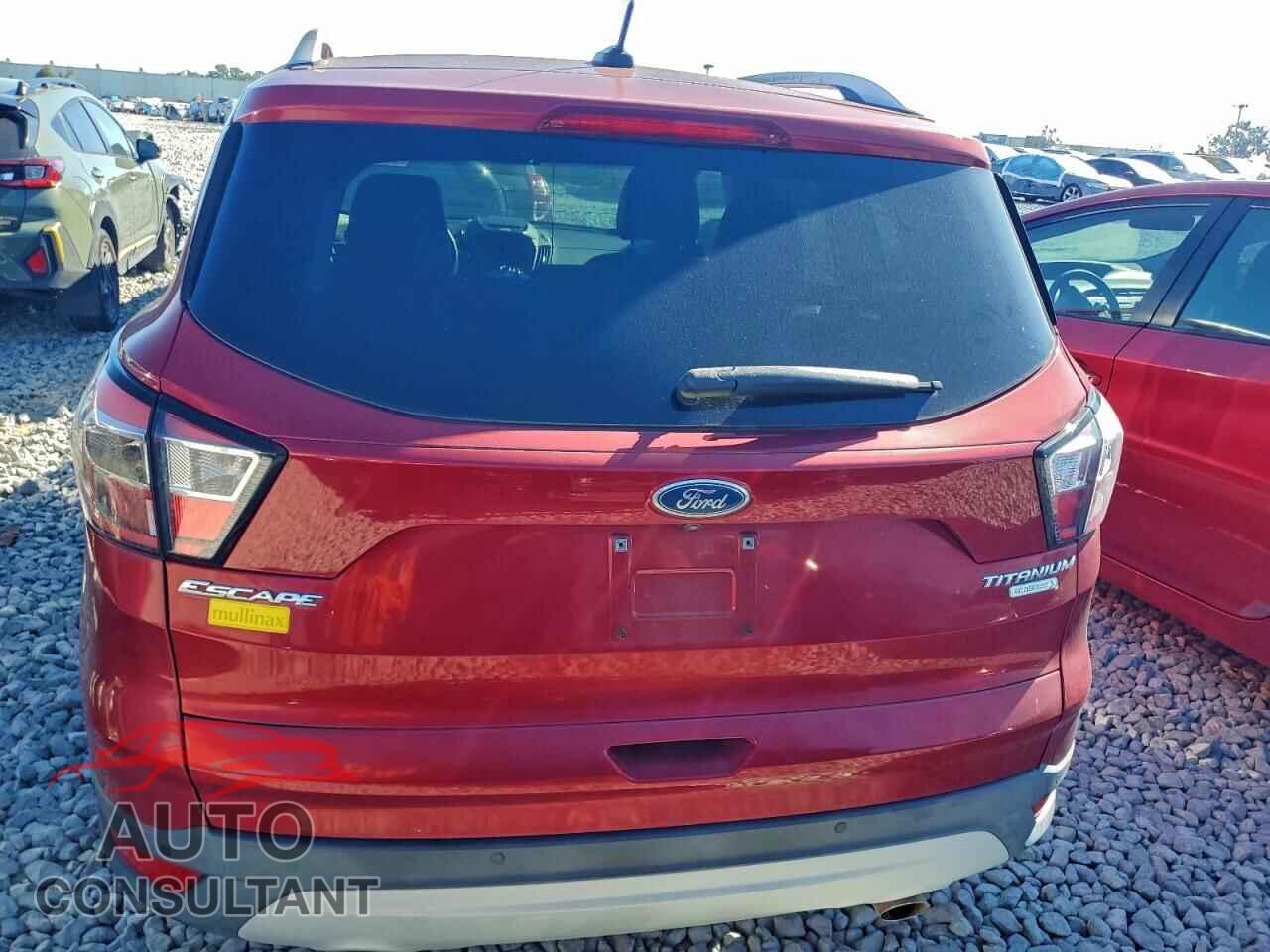 FORD ESCAPE 2017 - 1FMCU0J9XHUB56917