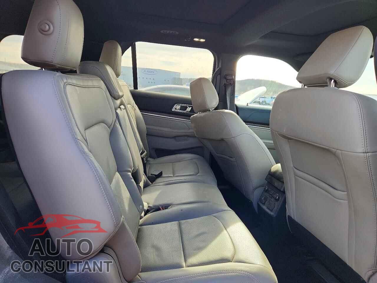 FORD EXPLORER 2018 - 1FM5K7F88JGB45720