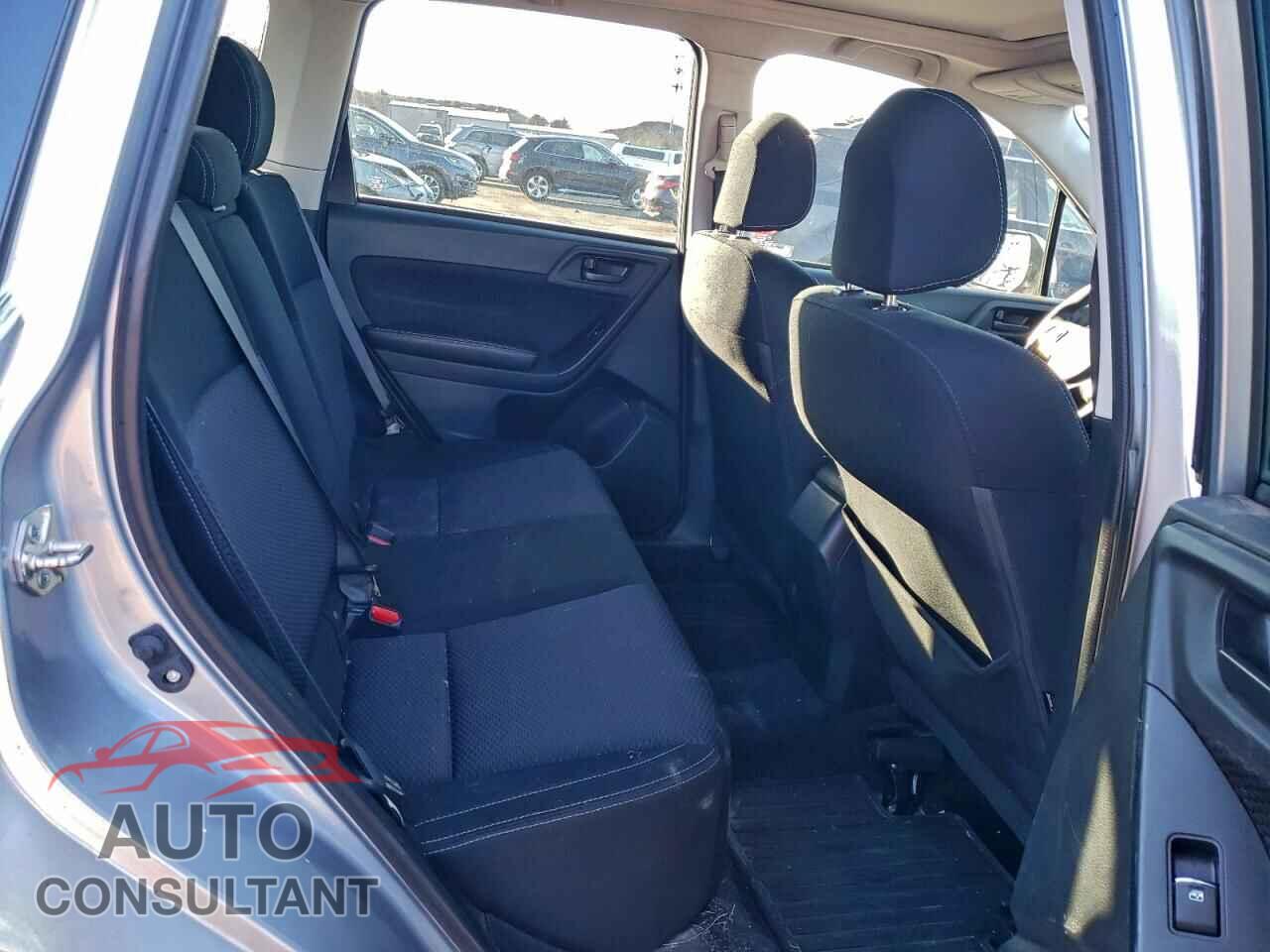 SUBARU FORESTER 2018 - JF2SJAEC9JG402804