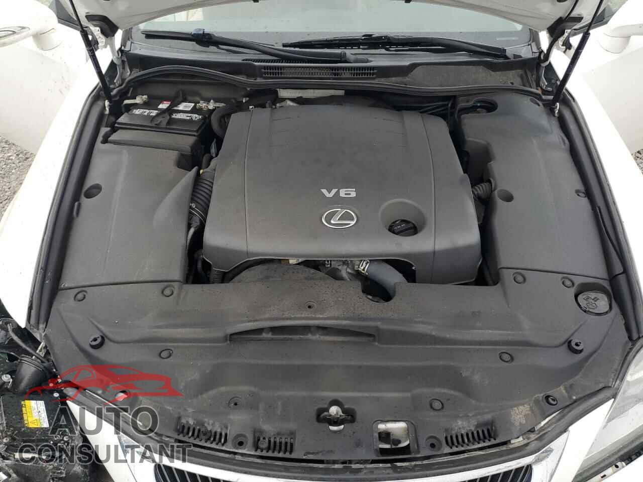 LEXUS IS 2015 - JTHFF2C24F2532364