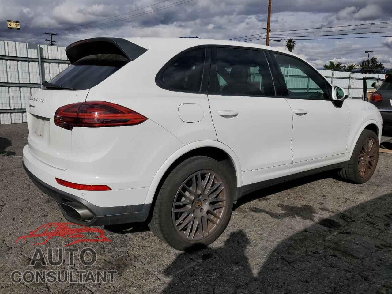PORSCHE CAYENNE 2018 - WP1AA2A26JKA05799